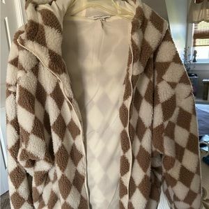Cute winter coat that is in perfect condition!